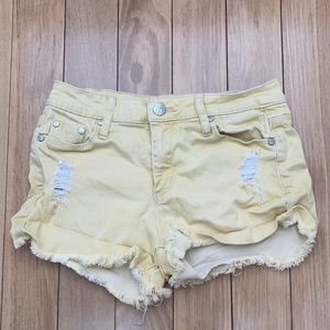 Tractr Size 25 yellow denim shorts 💛💛💛